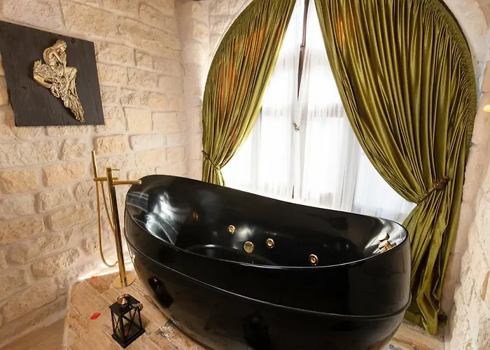 Elysion Cave Hotel 2*